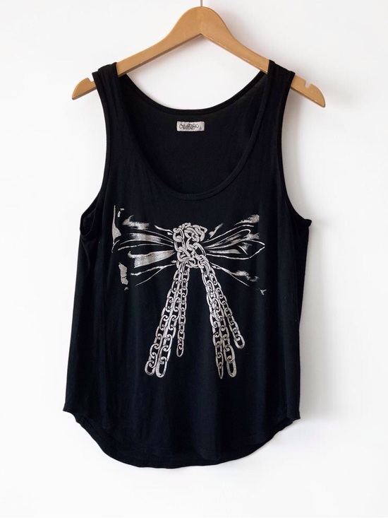 Lauren Moshi Tops - Lauren Moshi White Chain-Link Bow Graphic Tank Top L